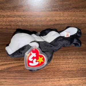 Ty Black and White Stinky the Skunk Beanie Baby - 1995